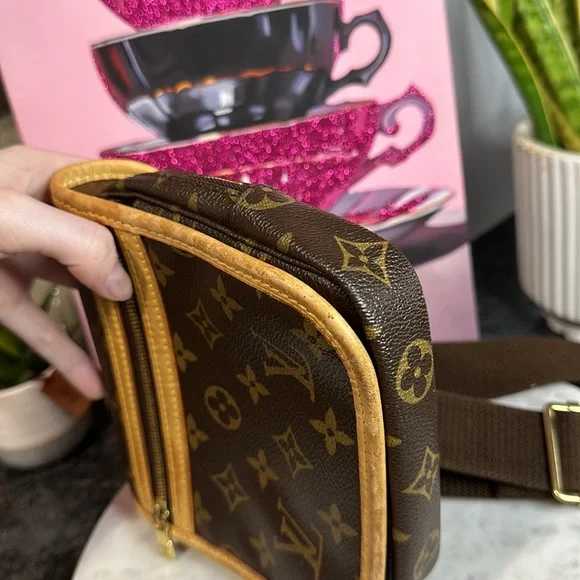 Louis Vuitton Bosphore Bum Bag